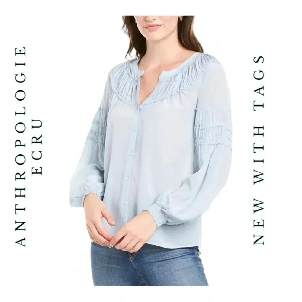 0972. ANTHROPOLOGIE ECRU NWT LONG SLEEVE BLOUSE‎ SLY BLUE IN COLOR SIZE SMALL